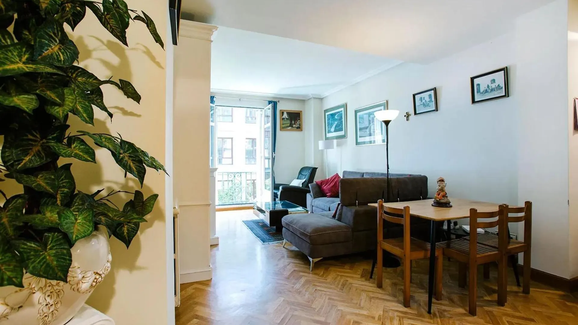 Modern Apartment In Donostia 75 M² With Jacuzzi San Sebastián