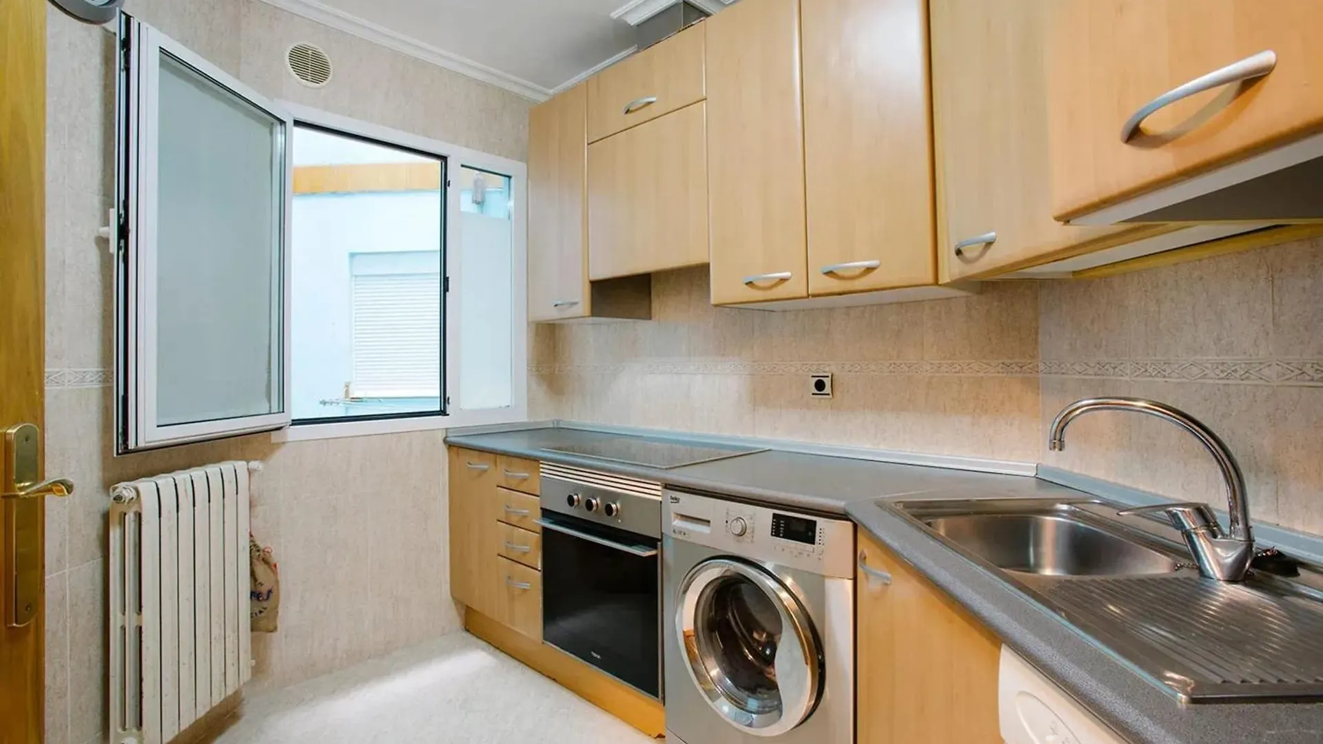 Modern Apartment In Donostia 75 M² With Jacuzzi San Sebastián